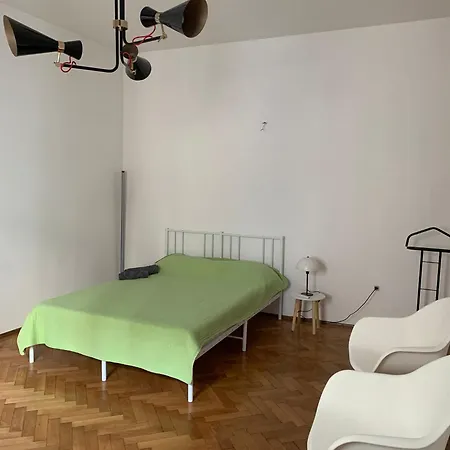 Ultra 4 Vintage * Bucarest