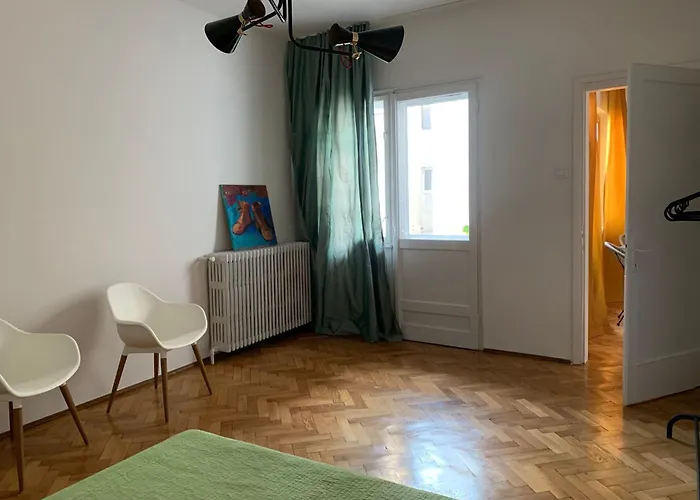 Ultra 4 Vintage Bukarest