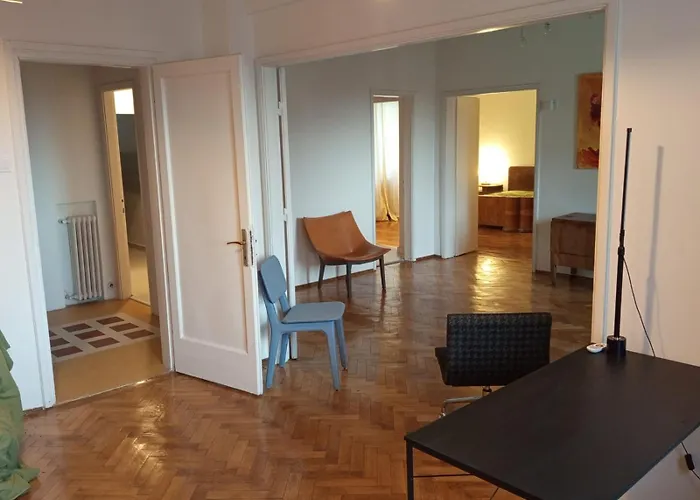 Ultra 4 Vintage Bukarest