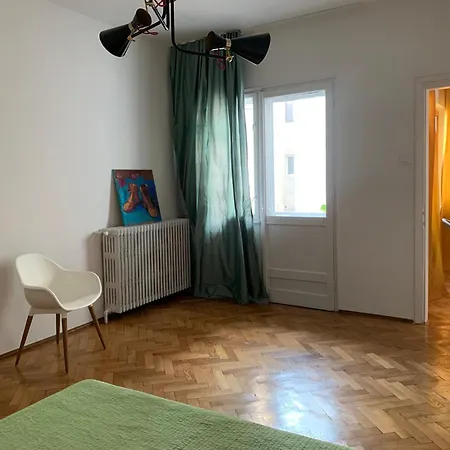 Ultra 4 Vintage 布加勒斯特