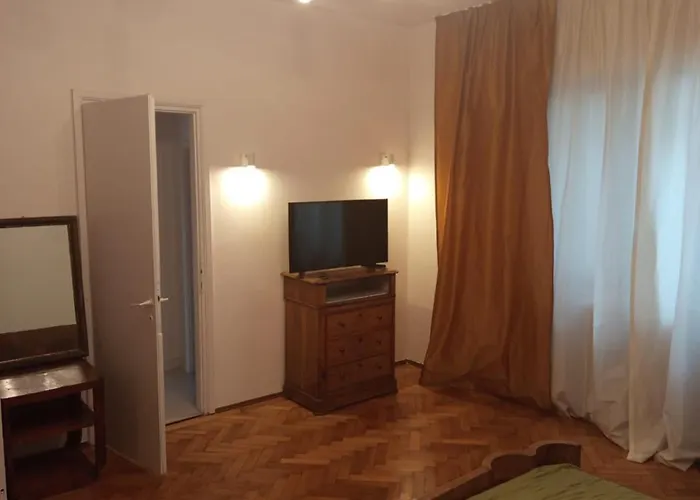 Ultra 4 Vintage Апартаменти *